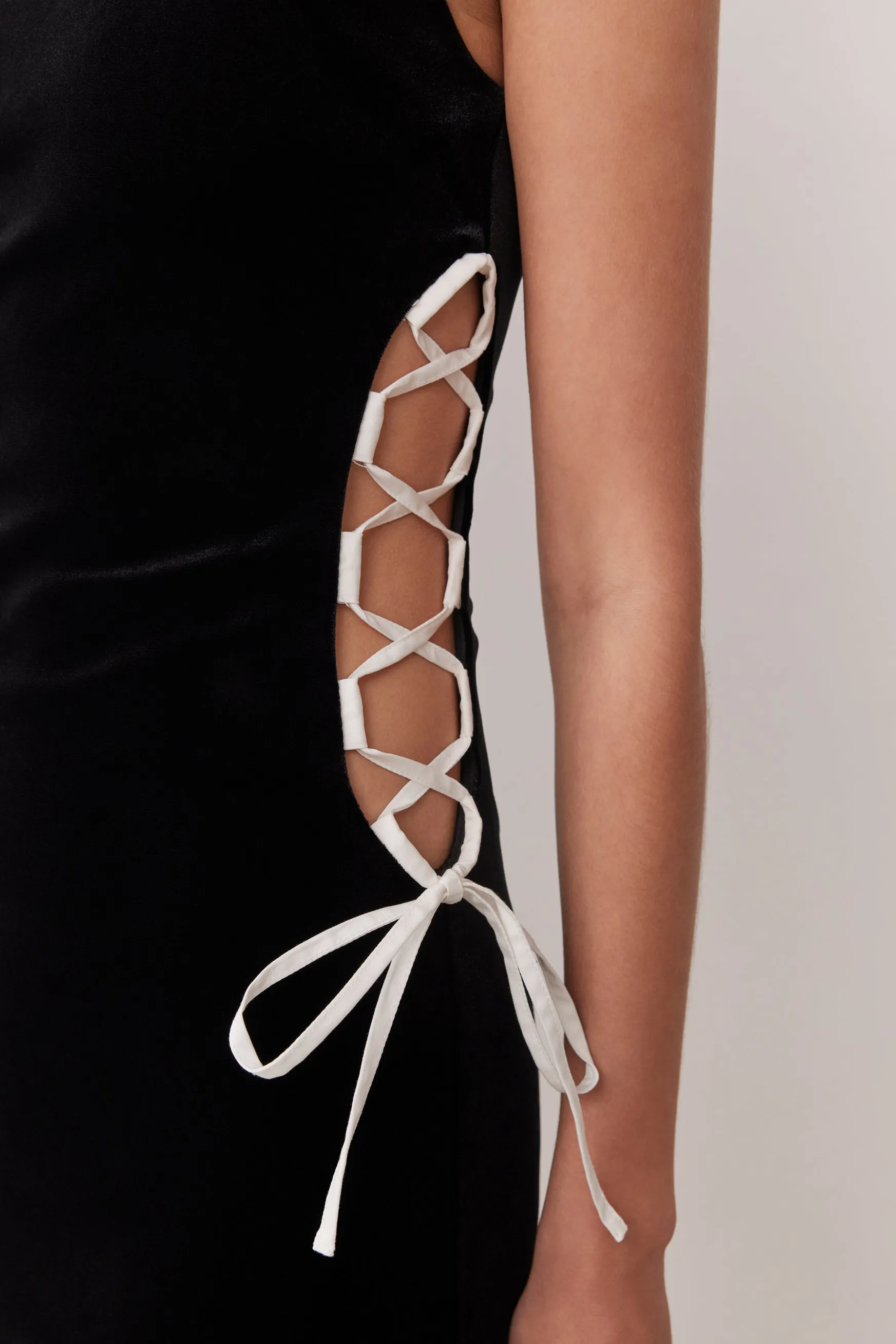 ARIA DRESS IN NOIR