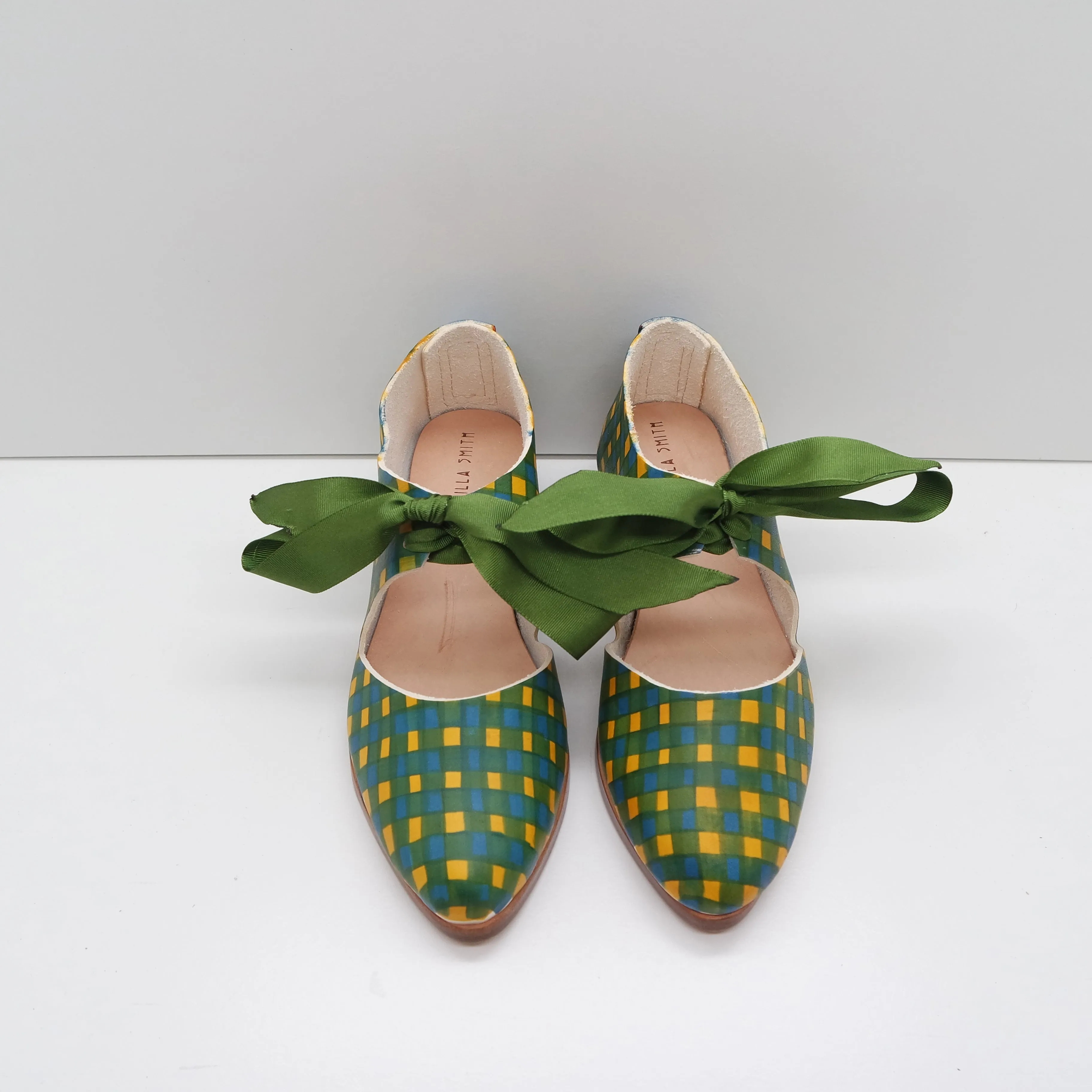 BBF24 SALE. SIZE 35. THE MARY. KILT. TT CEBU TUMERIC GREEN. RIBBON LACES. 2CM