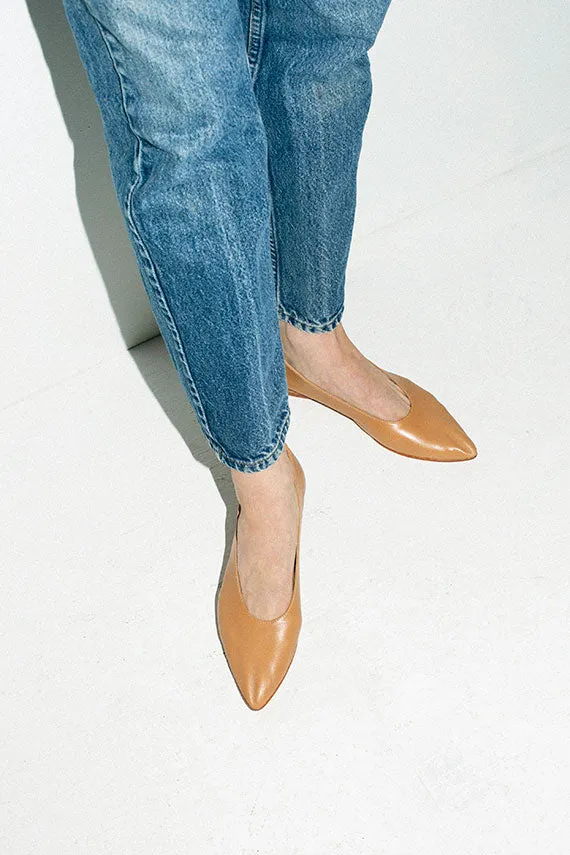 Camel Party Flat
