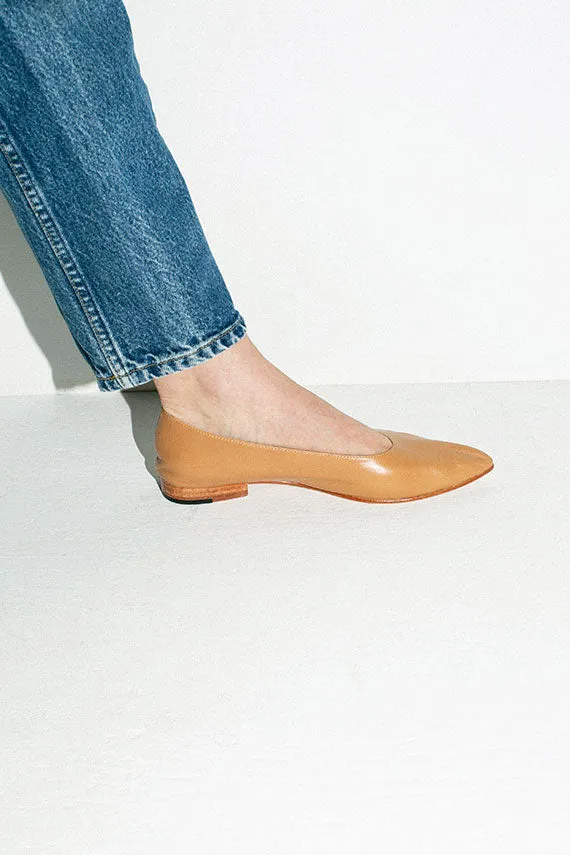 Camel Party Flat
