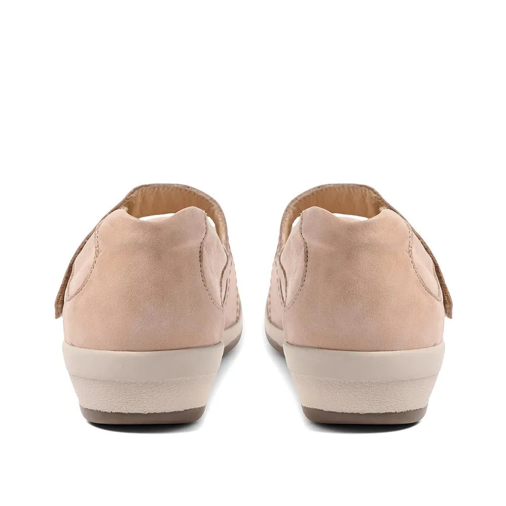Extra Wide-Fit Mary Janes - CALEIGH / 323 754
