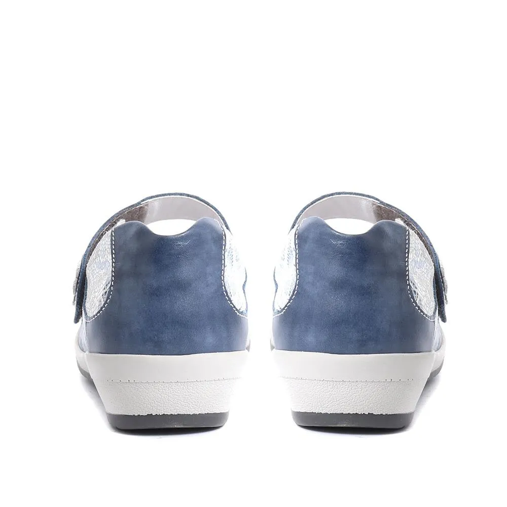 Extra Wide-Fit Mary Janes - CALEIGH / 323 754