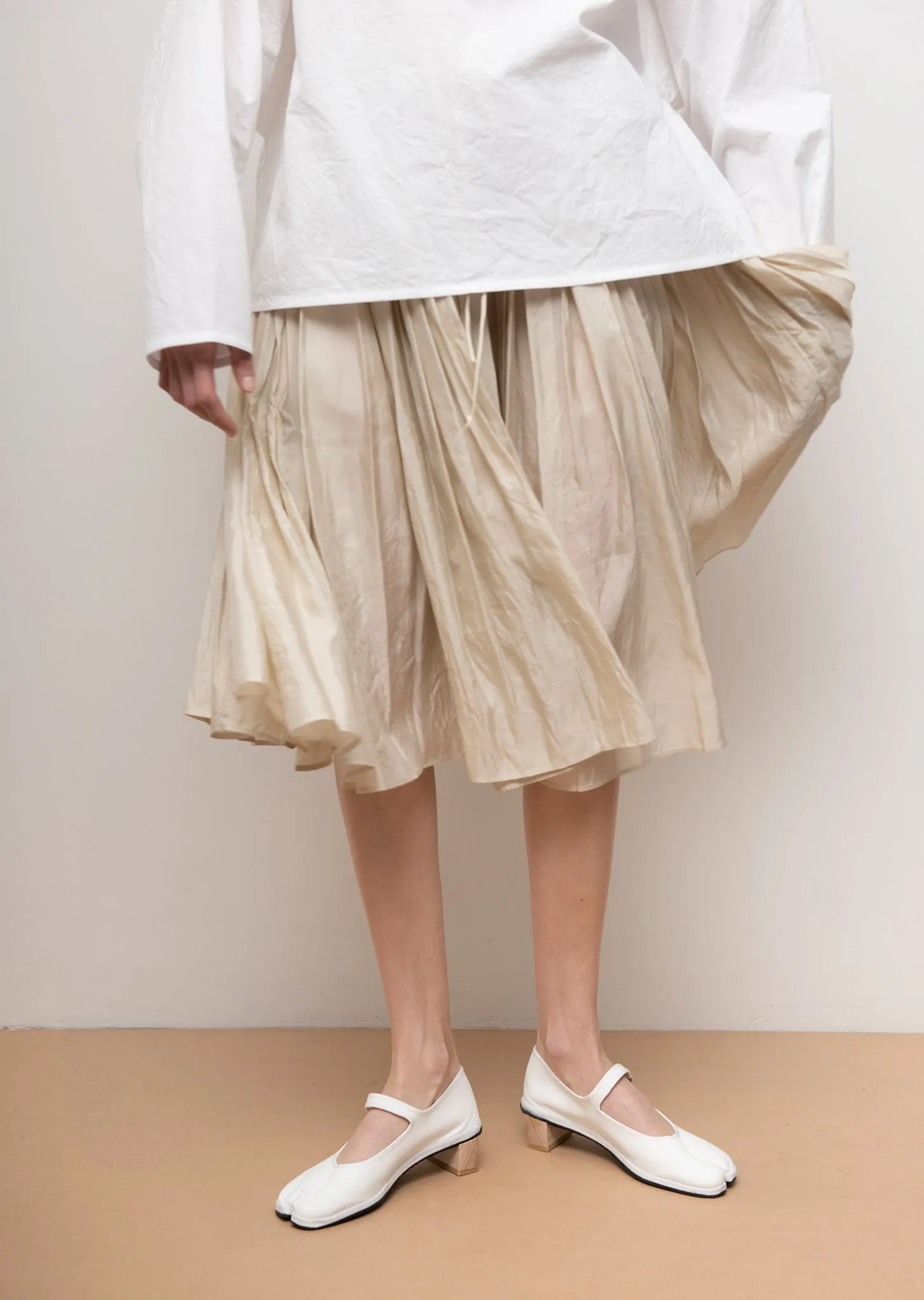Fu-Geta Tabi Mary Jane Nappa Ness — White