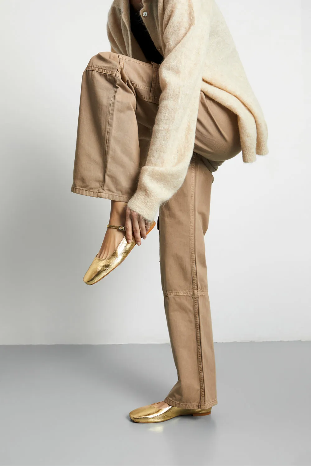Julieta Mary Janes in Gold Leather