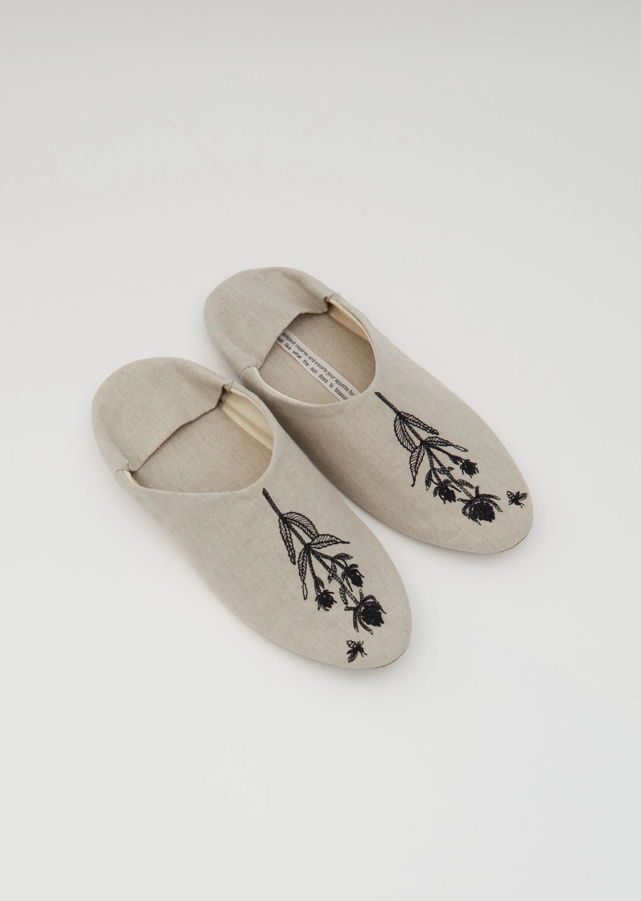Knit Slippers — Natural / Black