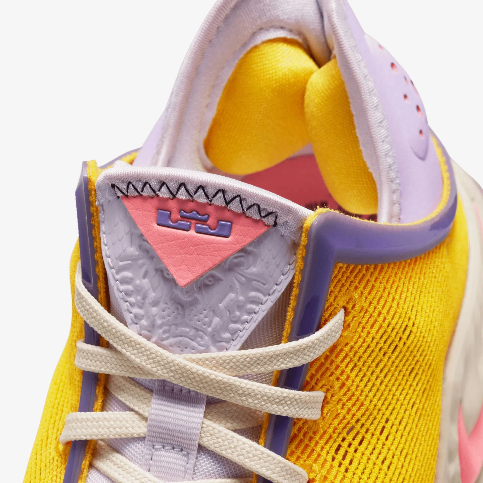 LeBron 19 Low - 'Mismatch'