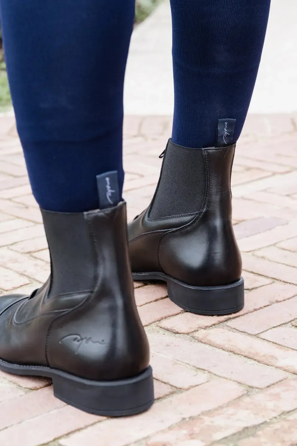 Short Boots with Front Zipper