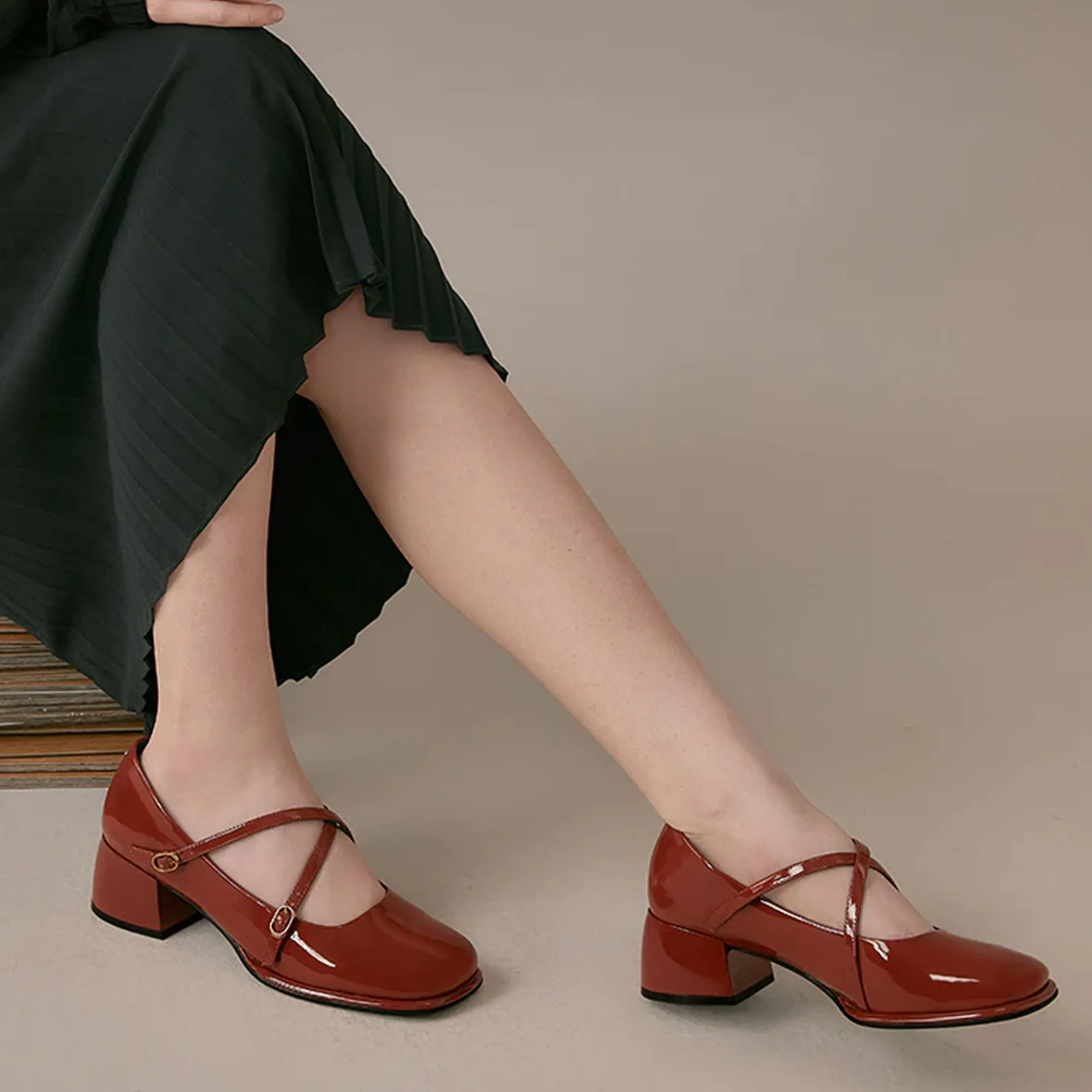 Sohiwoo  Women Vintage Pin Buckle Square Toe Mary Janes