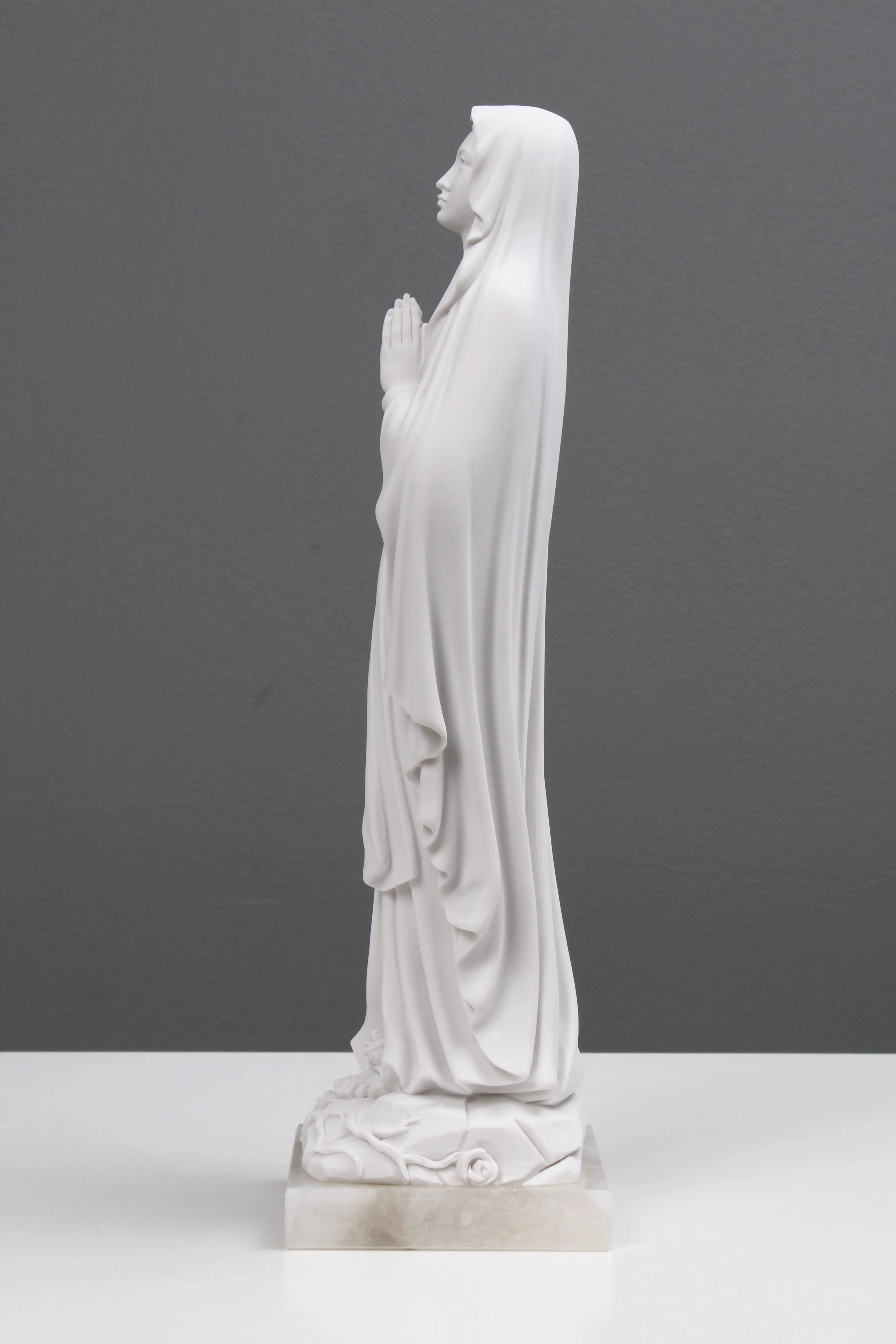 Virgin Mary Statue Figurine