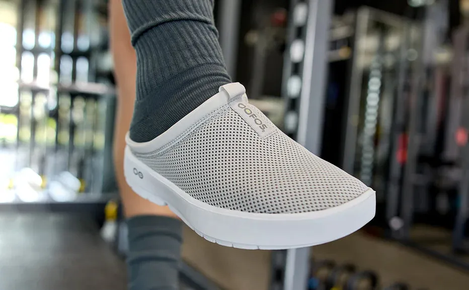 WOMENS OOCOOZIE SPORT MULE- WHITE GRAY